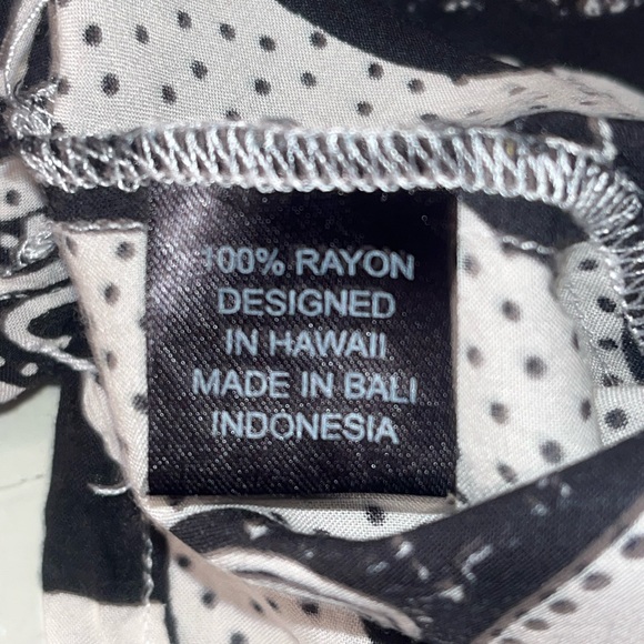 Women's Wahine Toa blouse black and white size small - Picture 10 of 10